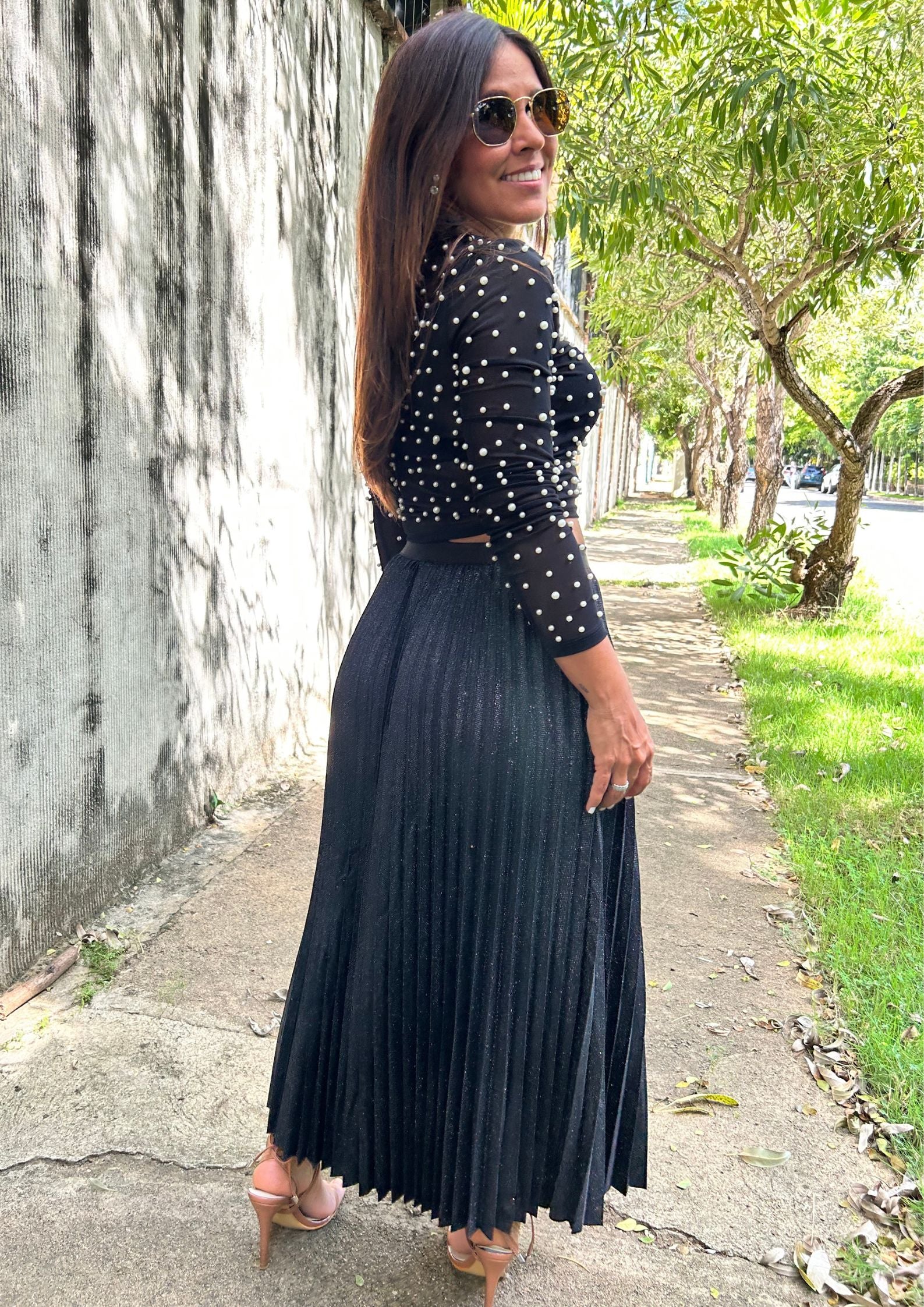 Chic long-sleeve pearl top